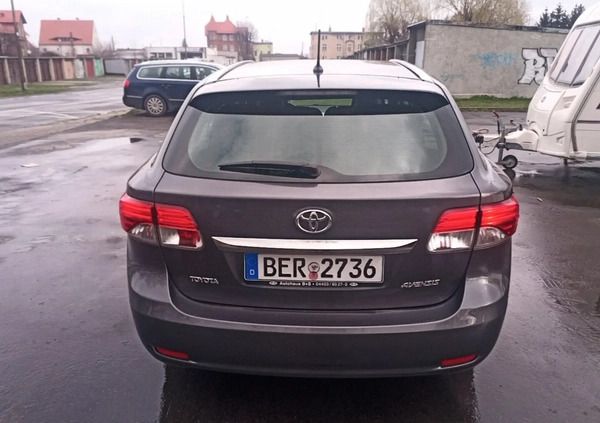 Toyota Avensis cena 39500 przebieg: 219000, rok produkcji 2013 z Bielawa małe 407